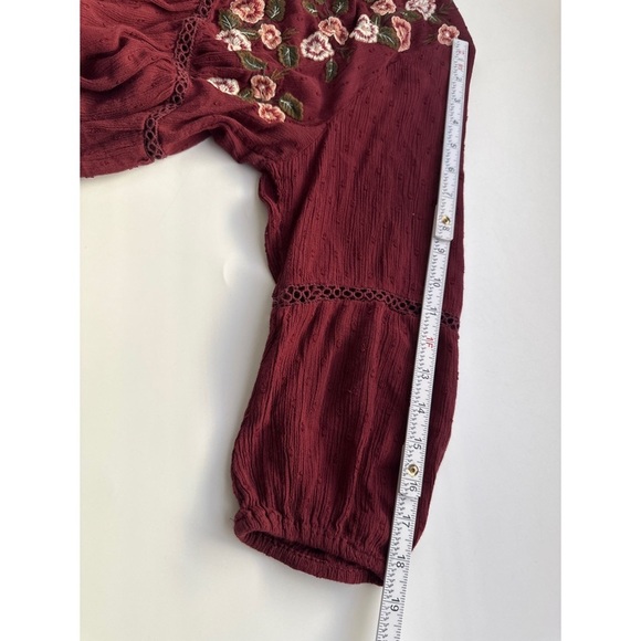 Arizona Jean Co. Floral Embroidered V-Neck Long Sleeve Top - Picture 10 of 11